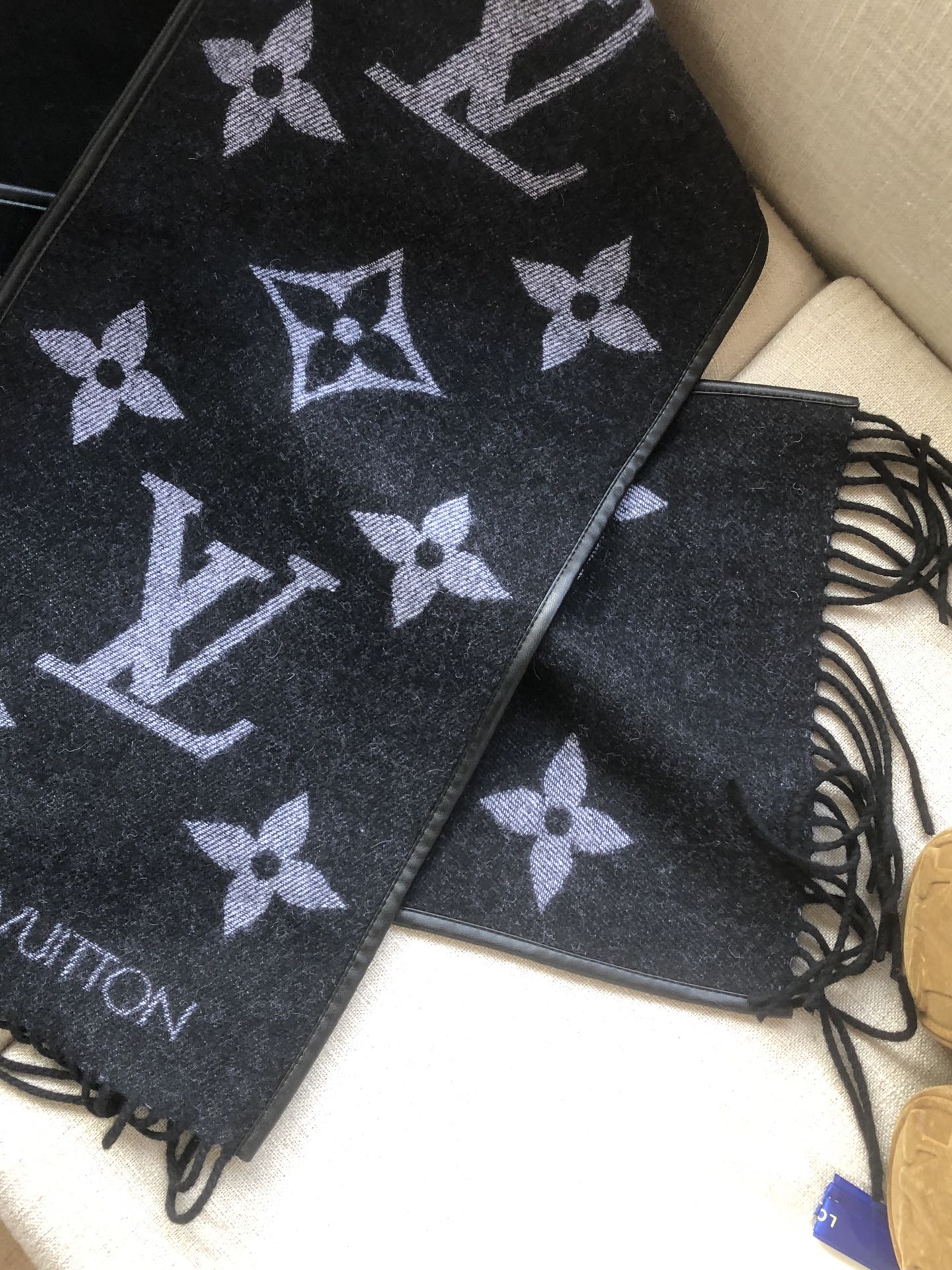 Классический шарф с капюшоном LV с монограммой