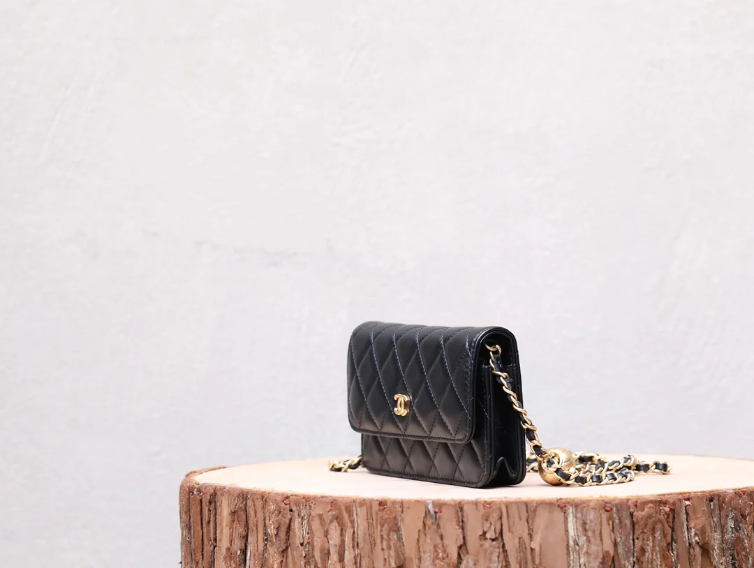 Chanel - Chanel - Золотой шар WOC - Черный