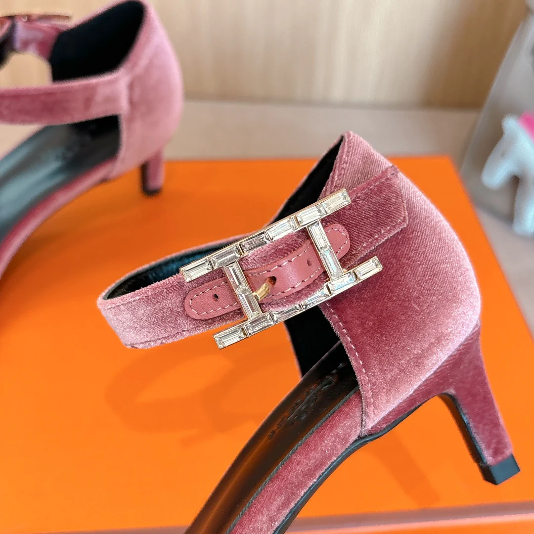 Босоножки на высоком каблуке Hermes 2024 - розовые