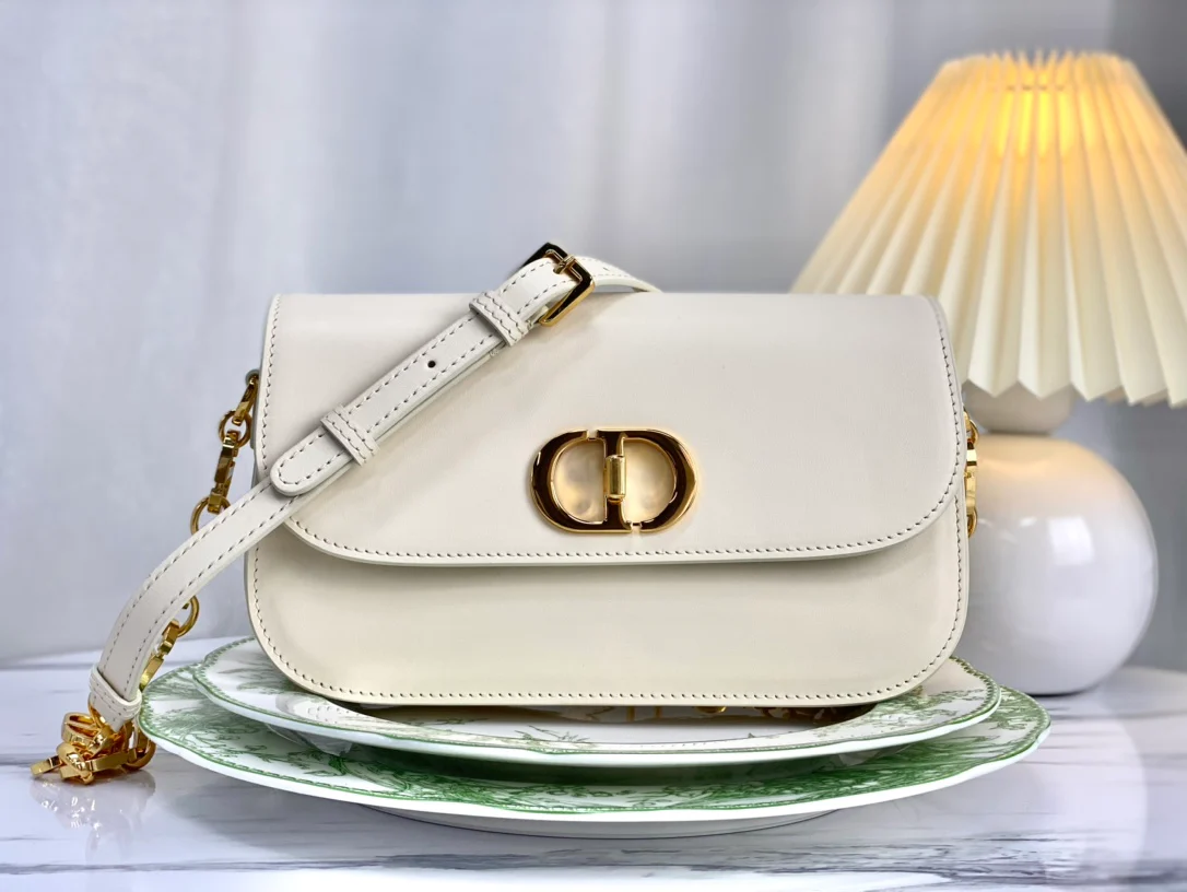 Dior 30 Montaigne Avenue - White