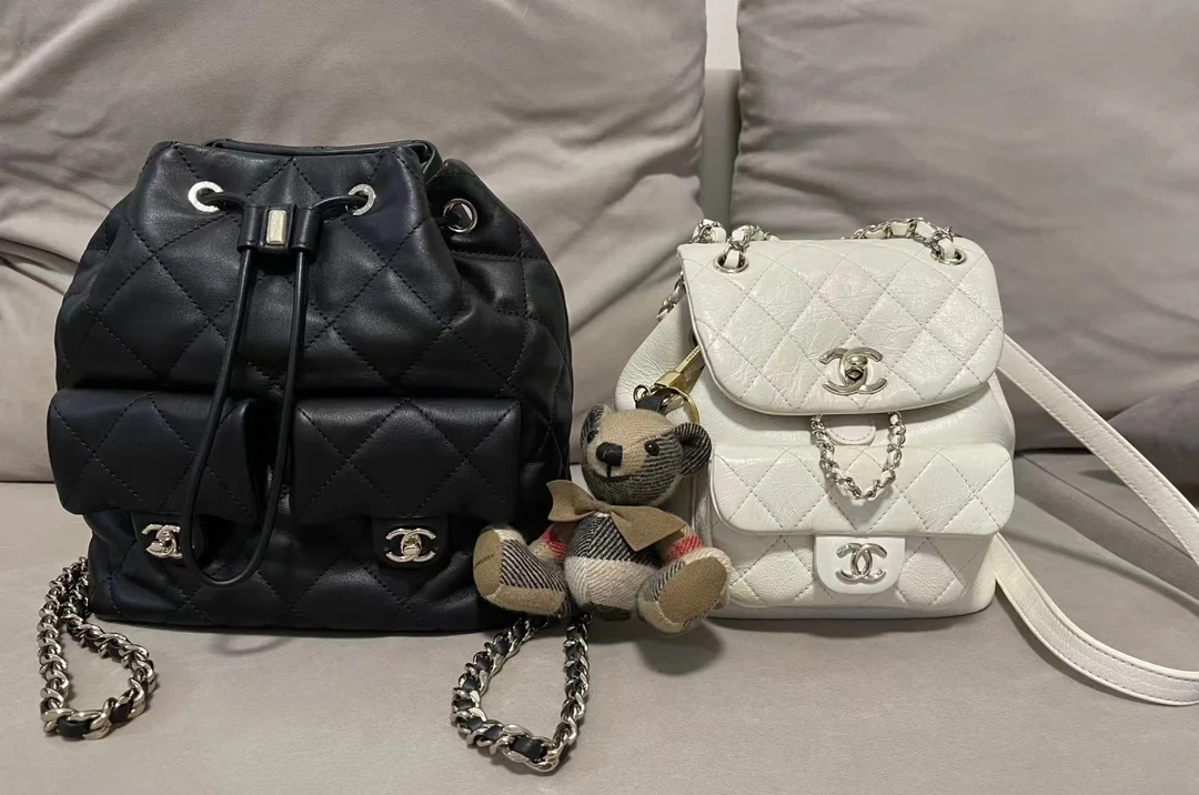 Рюкзак Chanel 23B — черный