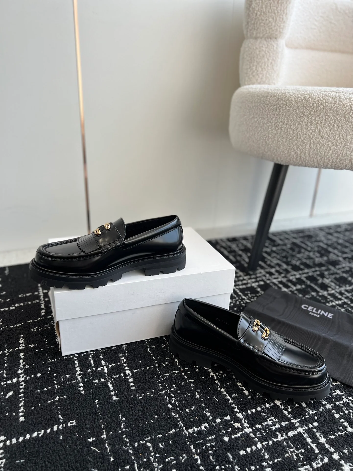 Celine - Весна/Лето 2023 Новинка - Лоферы Arc de Triomphe