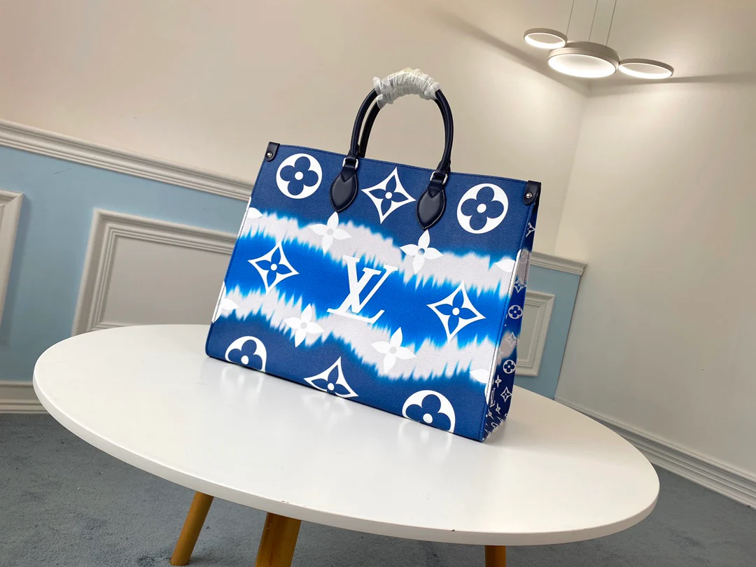 m45120-LV-2020-Summer-onthego-tote-bag-Large