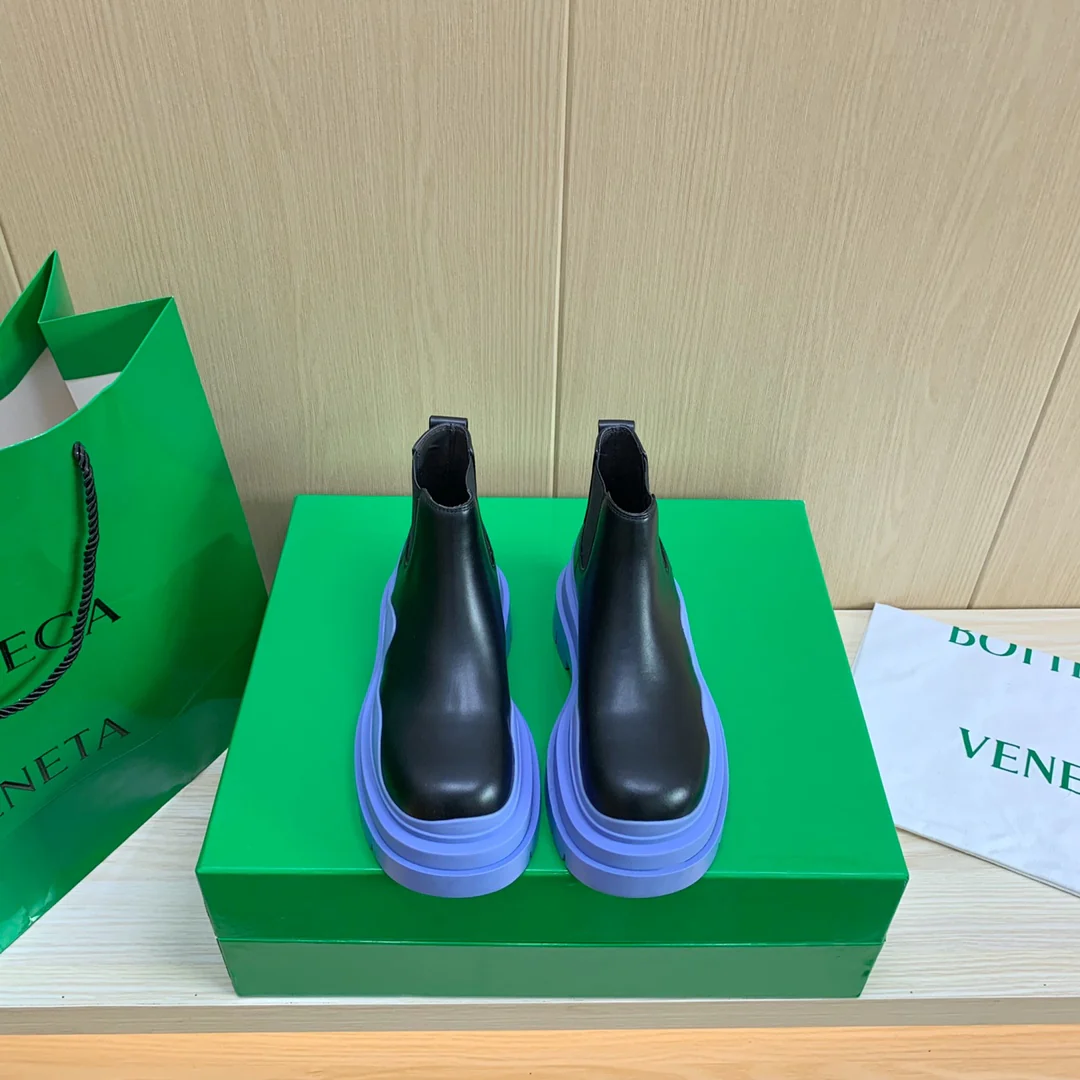 Новые короткие ботинки BV-22 осенне-зимней коллекции - синяя подошва