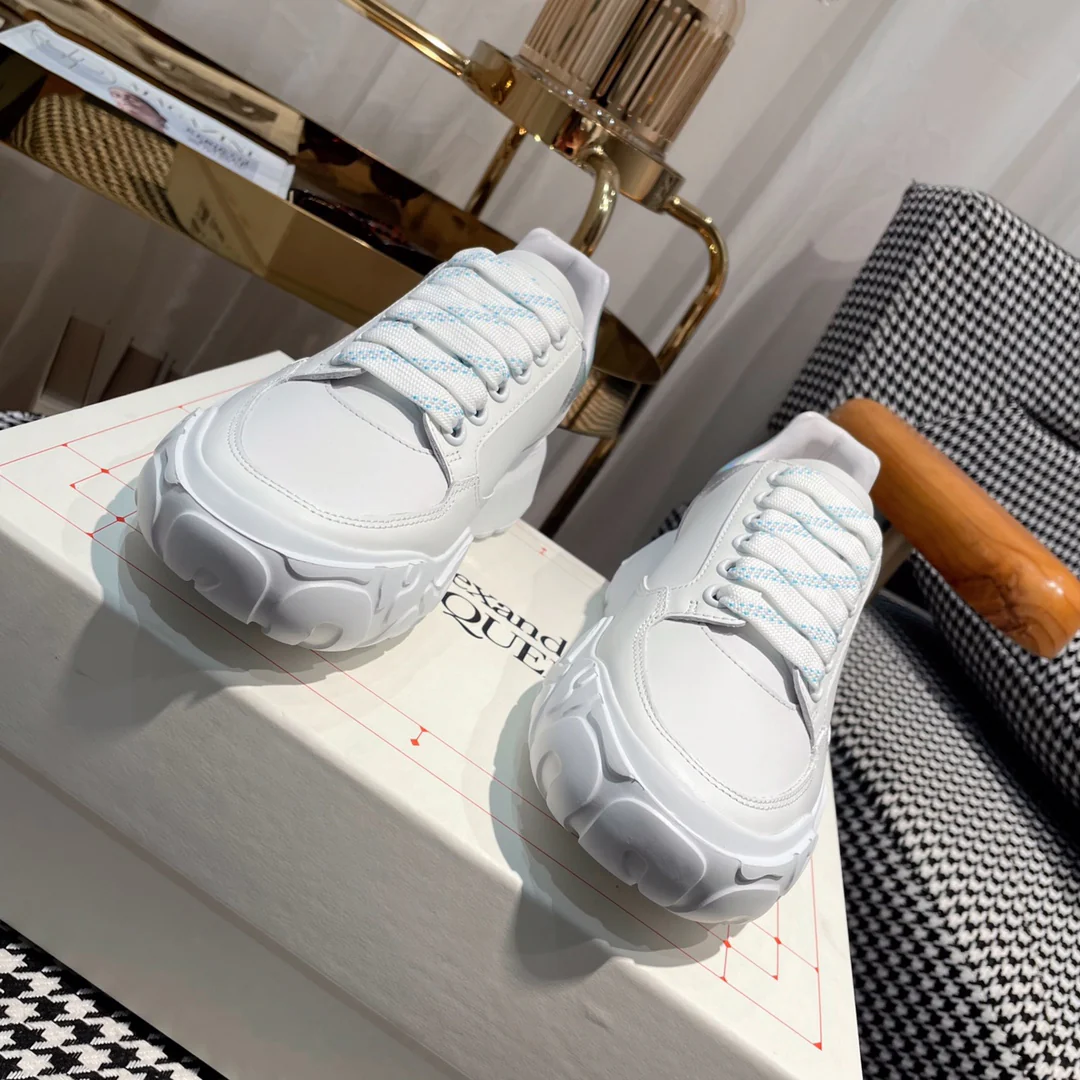 McQueen - Новые кроссовки - Silver Tail