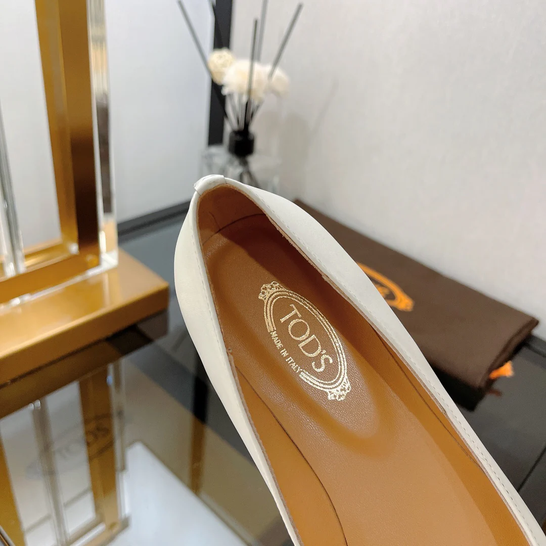 Туфли-балетки Tods с острым носком - 1