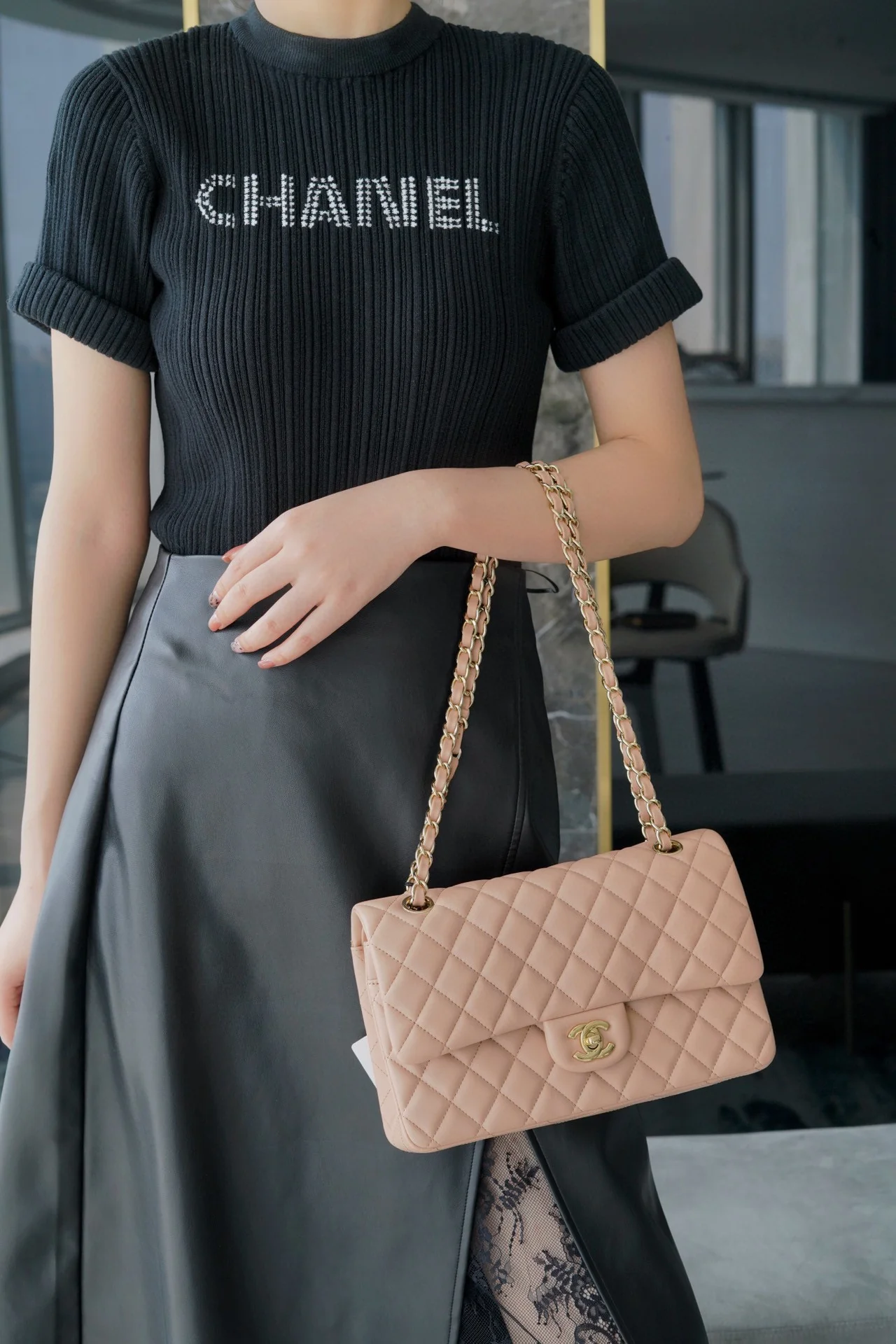 Часы Chanel CF Medium 25cm Milk Tea Apricot Lambskin with Light Gold Buckle CF25