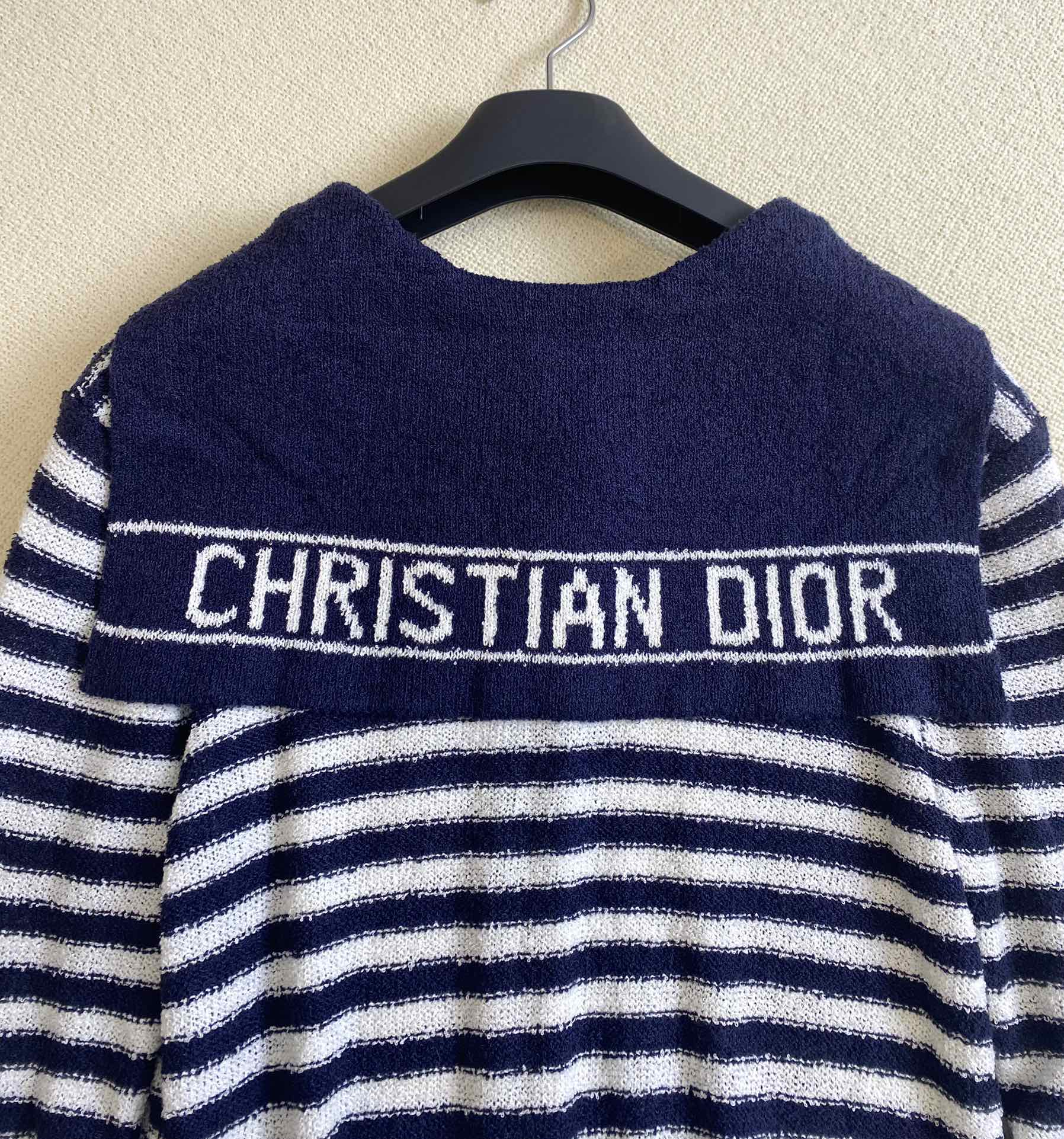 Dior - 2403 - Новинка ранней весны: темно-синий кардиган с воротником и длинными рукавами