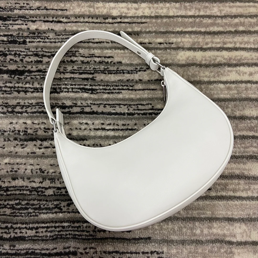 celine-ava сумка подмышки-1