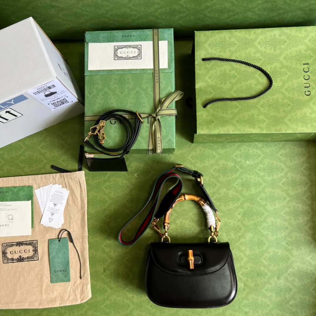 Сумка Gucci Bamboo Saddle Bag, маленькая, 21x15x7 см, 3 шт.