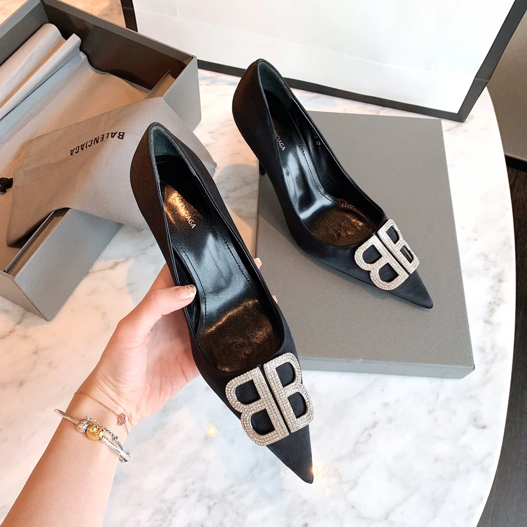 Balenciaga - Туфли на каблуке с острым носком