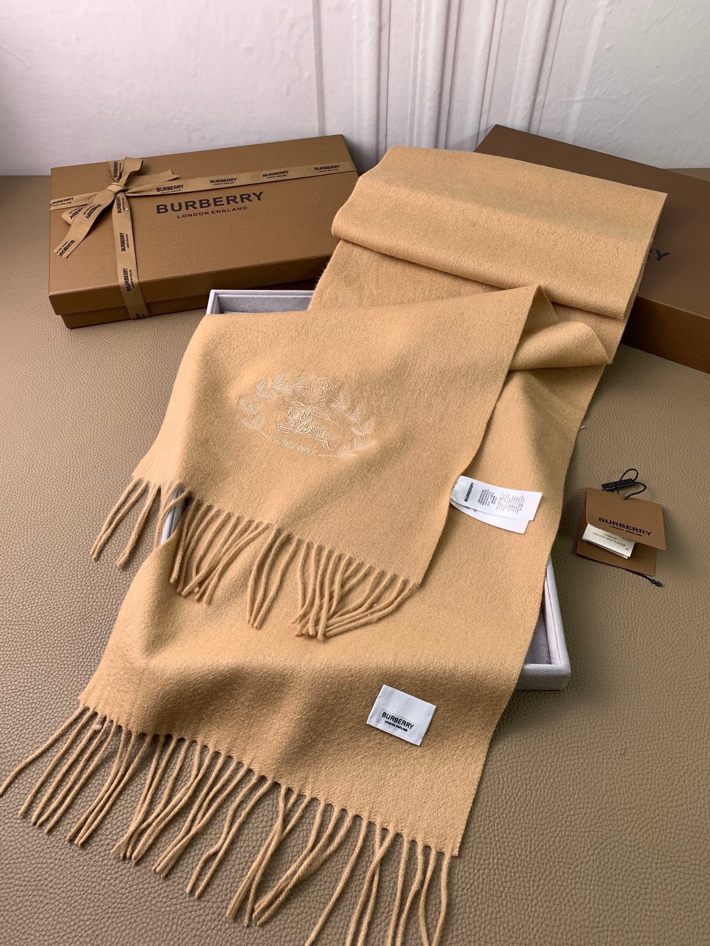 Шарф Burberry из овечьей шерсти с водным узором - абрикосовый