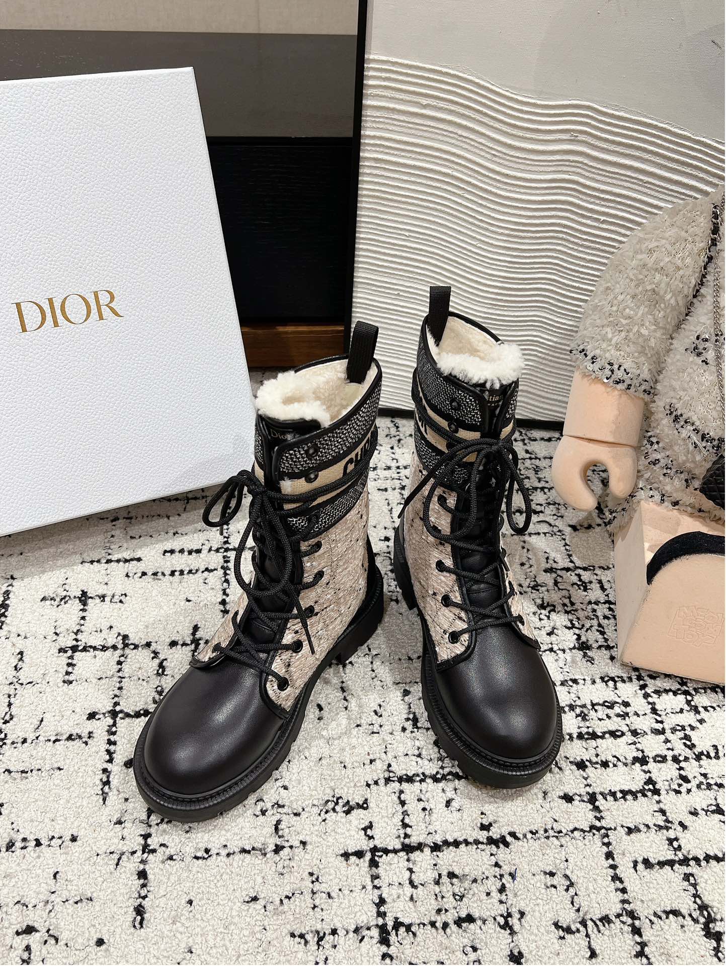 Ботинки Dior Dr. Martens 2024 — коричневые