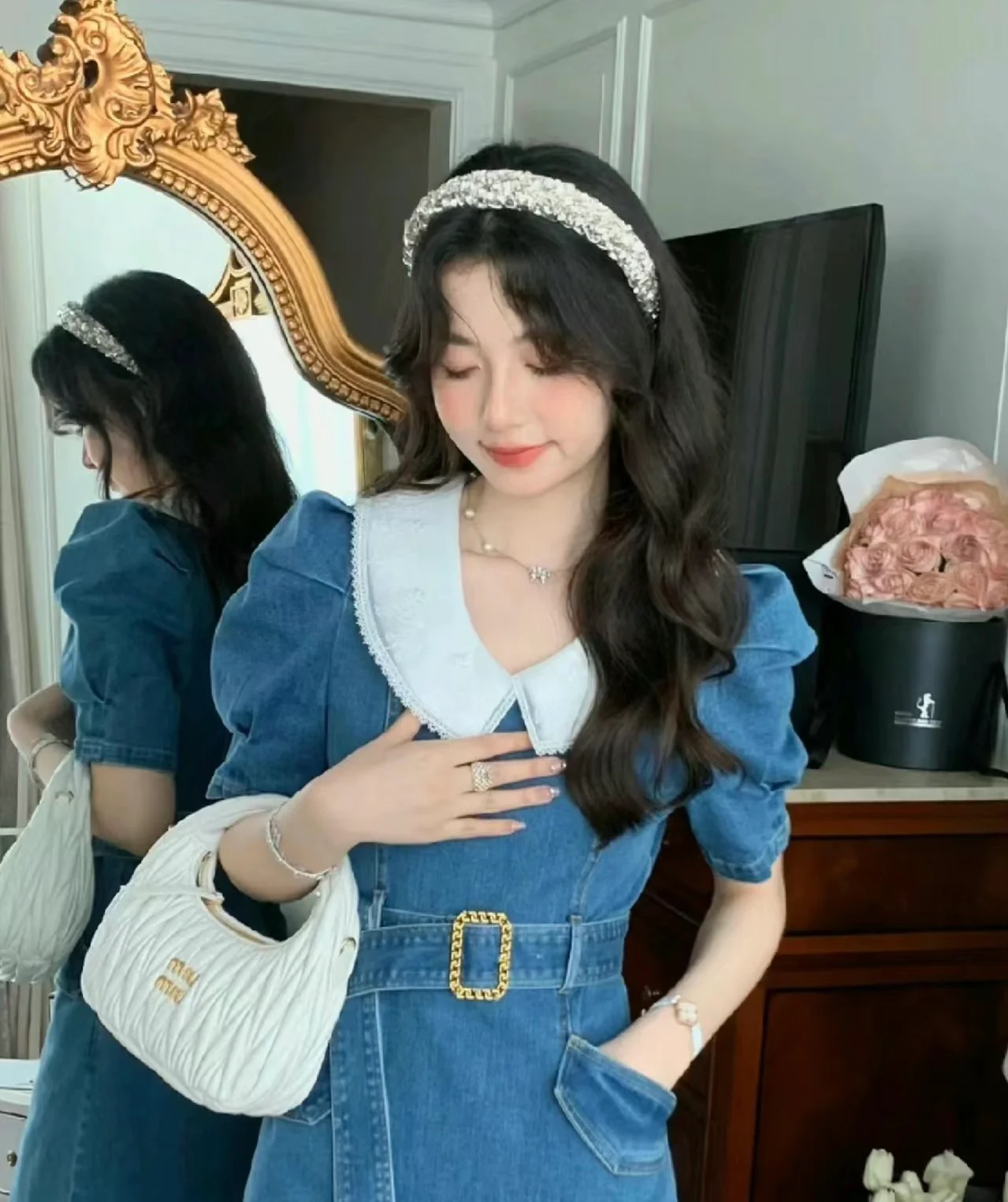 Сумка Miu Miu Wander — маленькая, из овечьей кожи — носите и делитесь с другими.