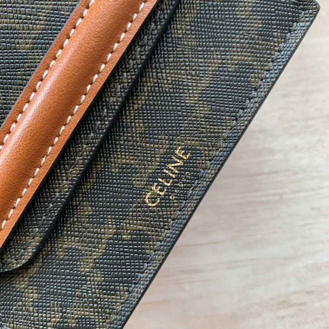 热销款 Celine TRIOMPHE人造革和羊皮革名片夹／卡包