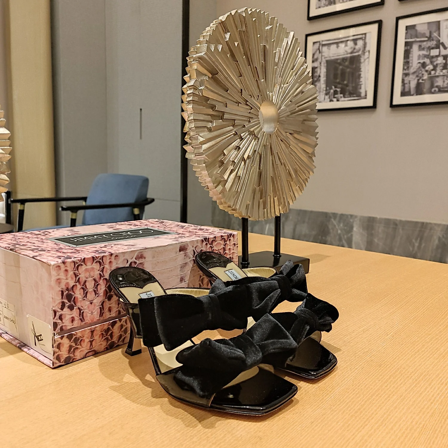 Босоножки на шпильке Jimmy с двойным бантом и фактурной окантовкой - черные