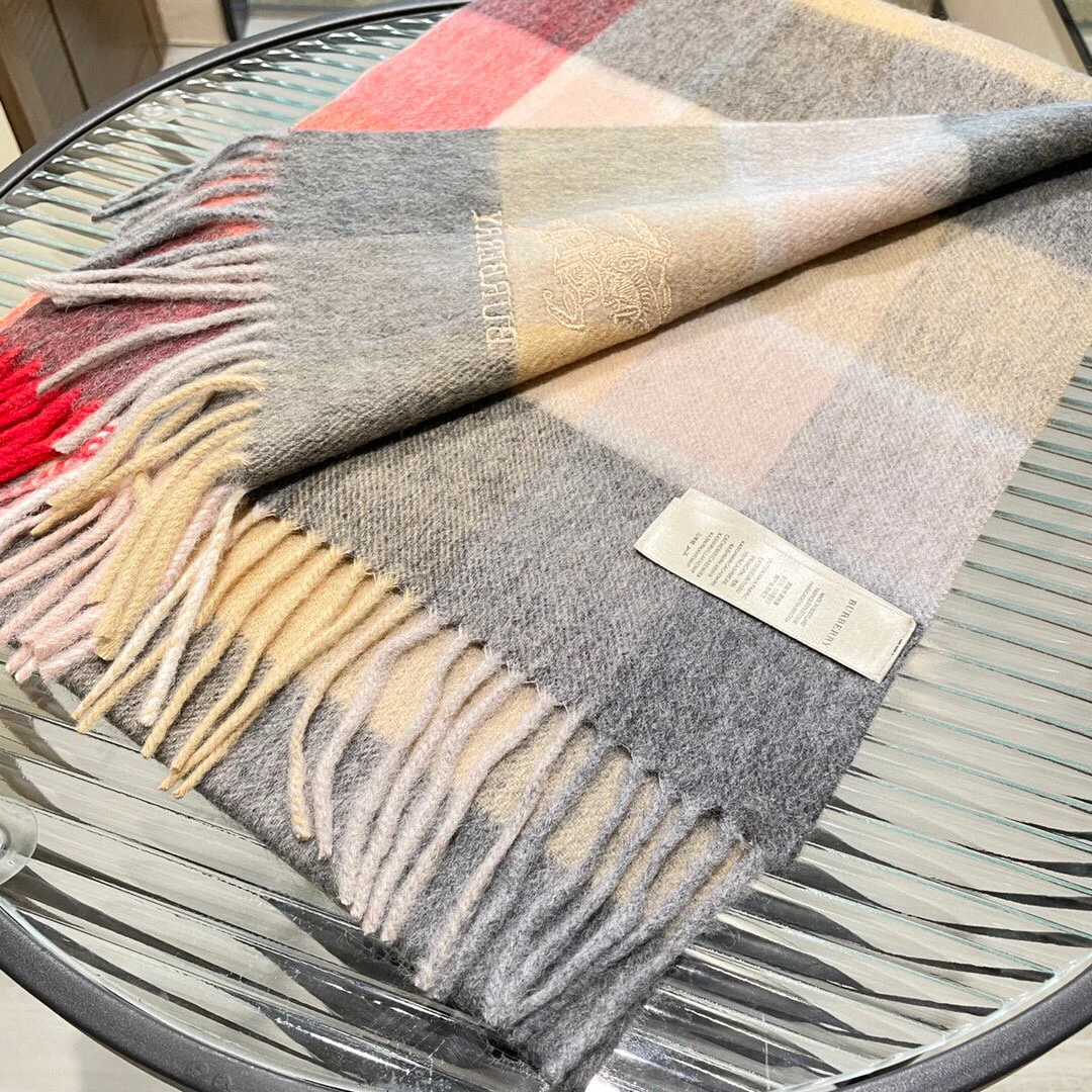 Классический кашемировый клетчатый шарф Burberry с узором 
