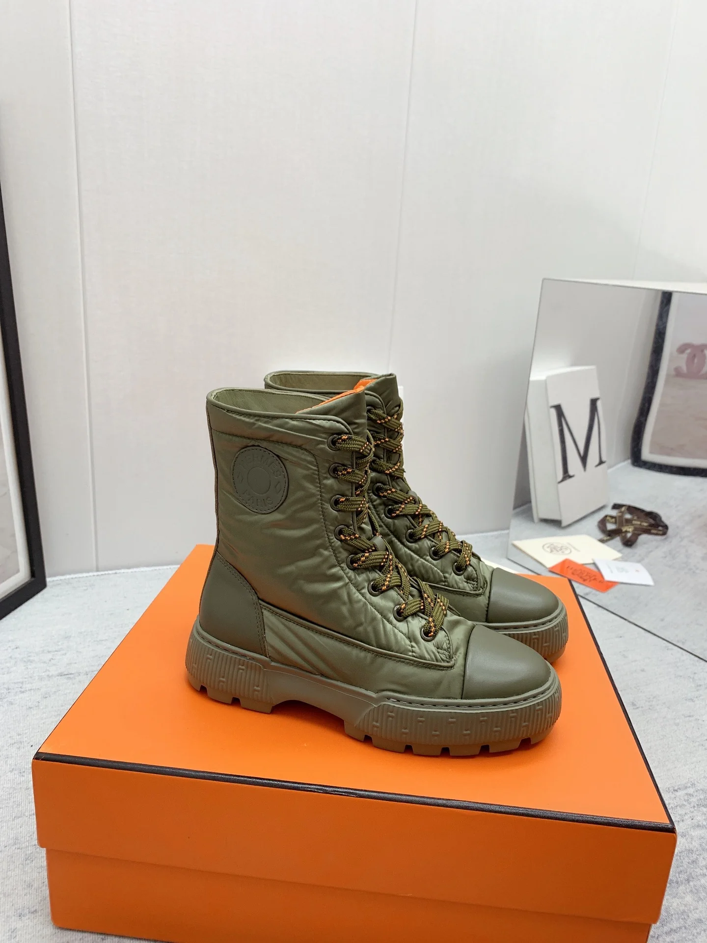 Новинка сезона осень/зима 2023 от Hermes - Водонепроницаемые ботинки из парашютной ткани - Зеленый