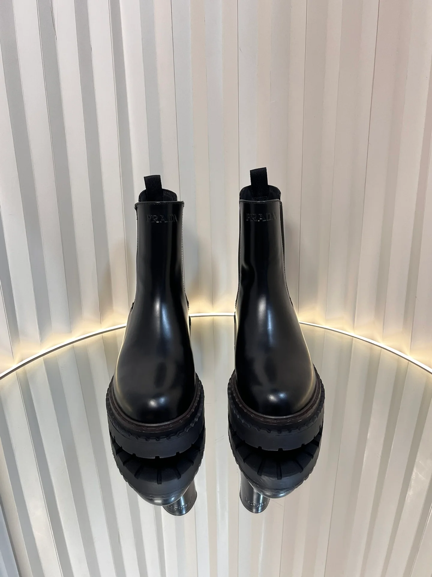 Кожаные ботильоны Prada 2024 - черные