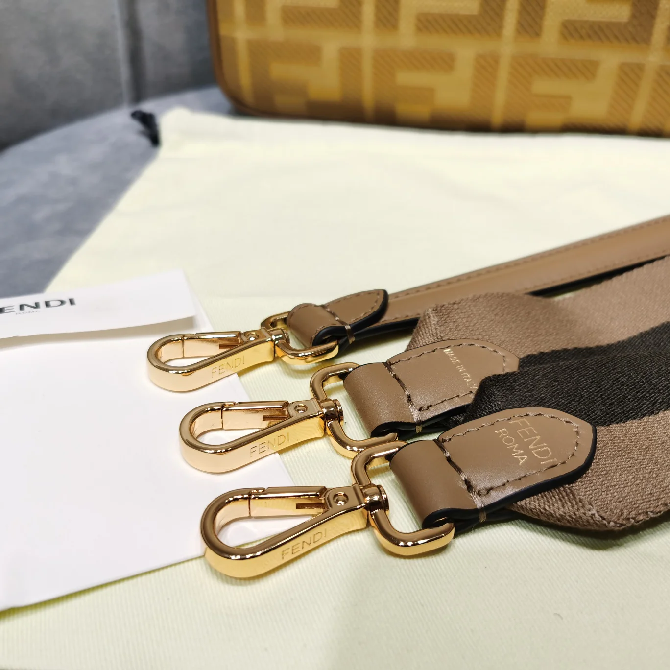 Сумка Fendi Baguette Medium Golden Denim