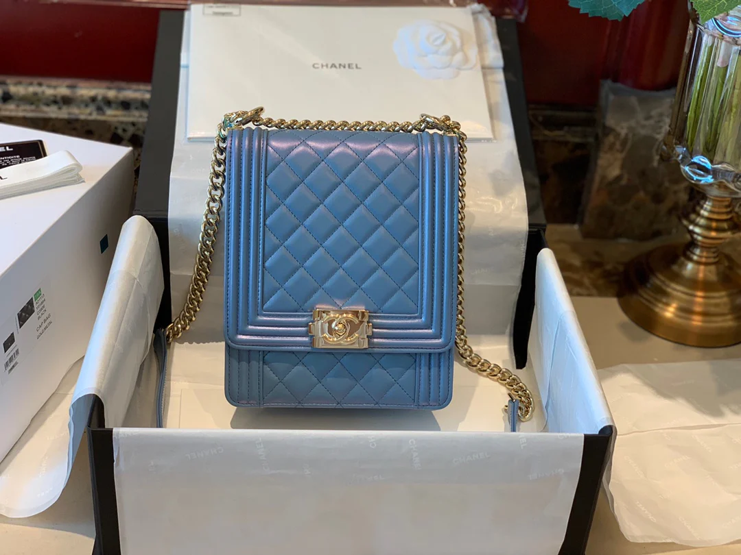 Chanel-boy-19-5-16-6cm-1