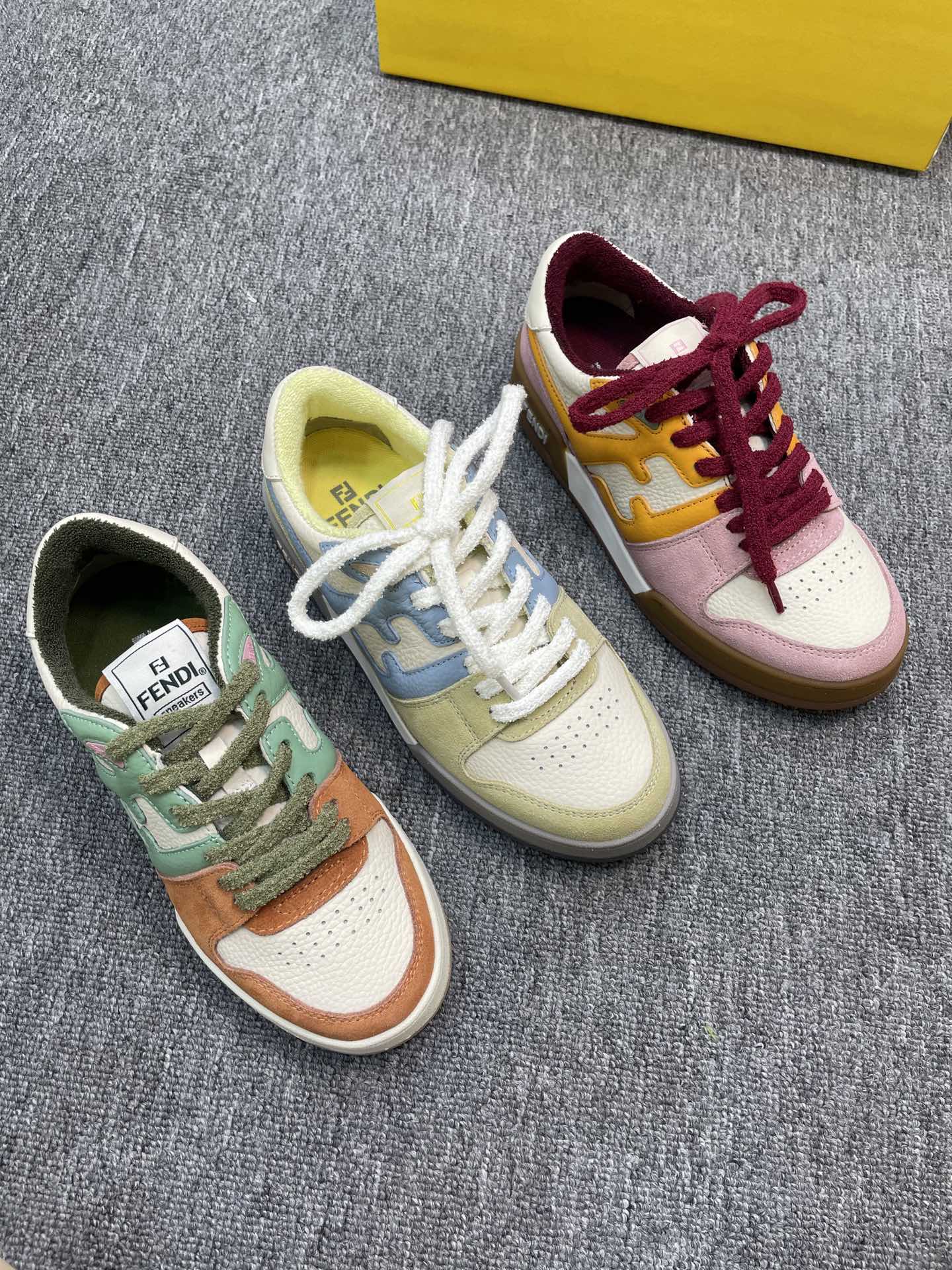 Синие кроссовки Fendi - повседневная обувь