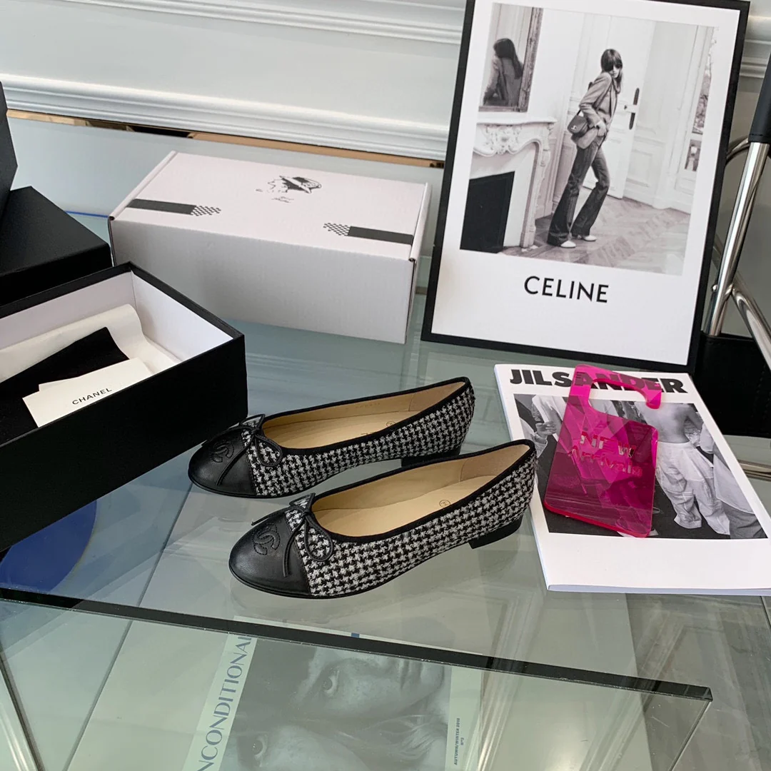 Классические балетки Chanel - черные в клетку