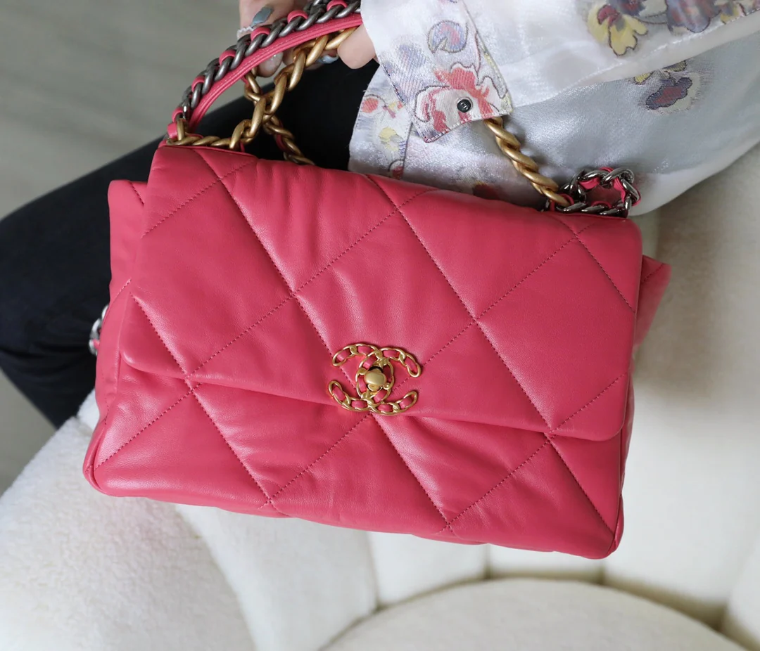 Пудра для помады Chanel 19bag Medium