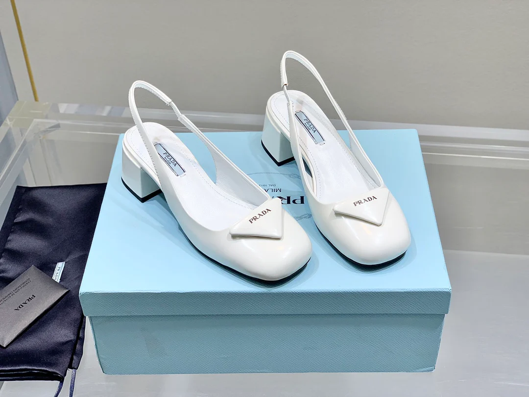 Prada - Туфли на низком каблуке из коллекции White Party