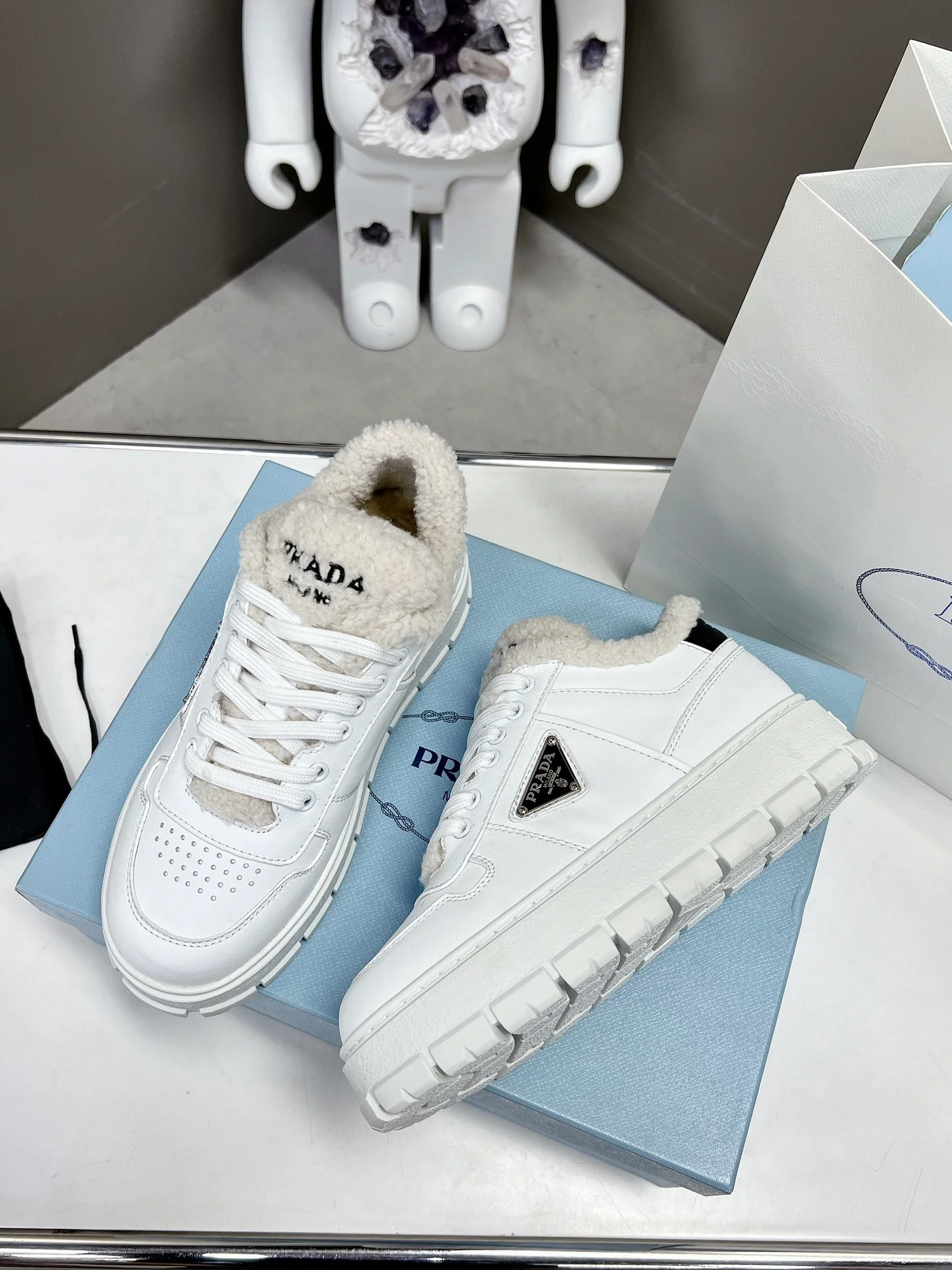 Новинка сезона осень/зима 2022 от Prada - улучшенная версия - повседневные туфли на платформе.