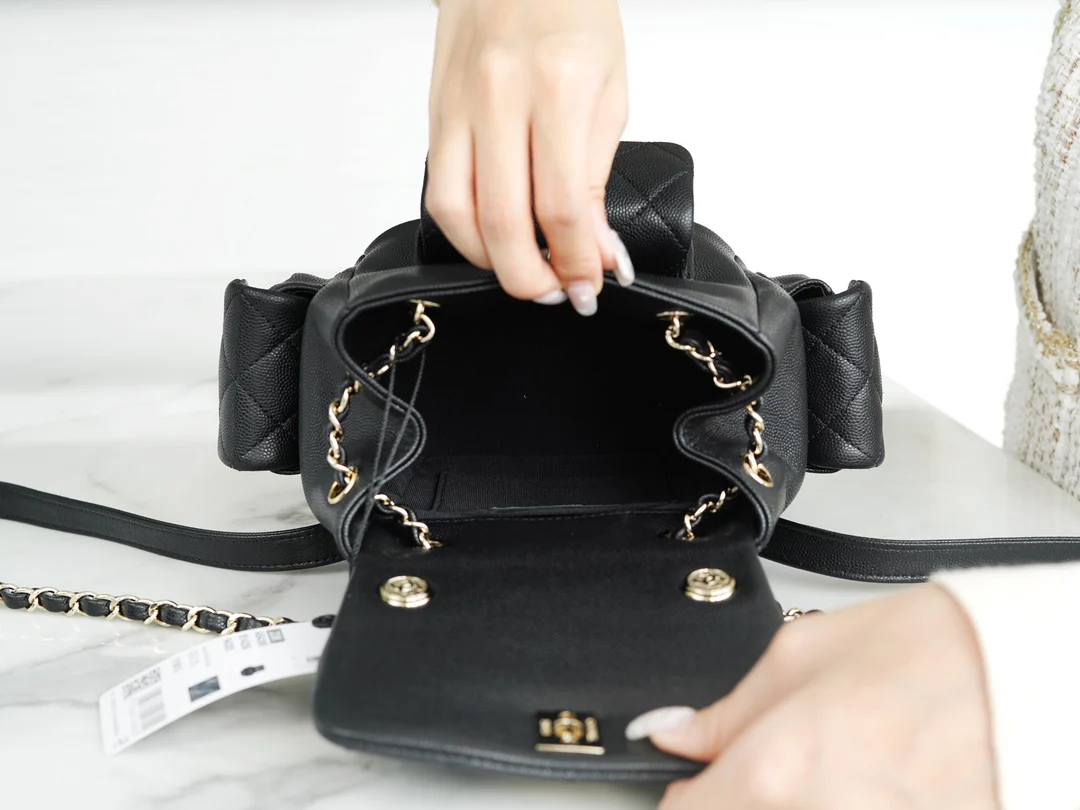 Chanel - Новая майка Tank Duma Small с подплечниками - Два боковых кармана - Черная - Темная лошадка этого сезона