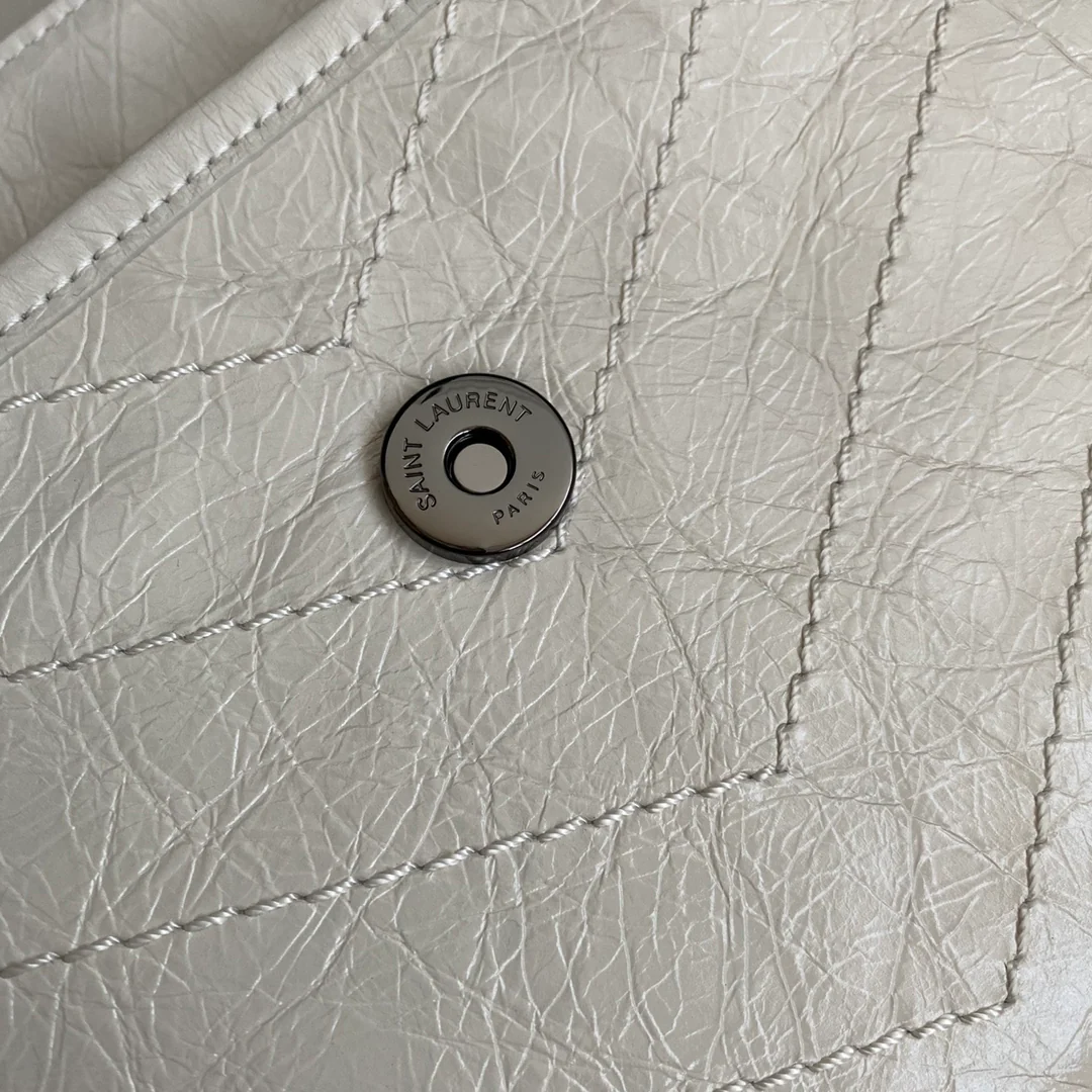 YSL Medium Niki - Белая кожа с масляным покрытием и белой пряжкой - D-Buck