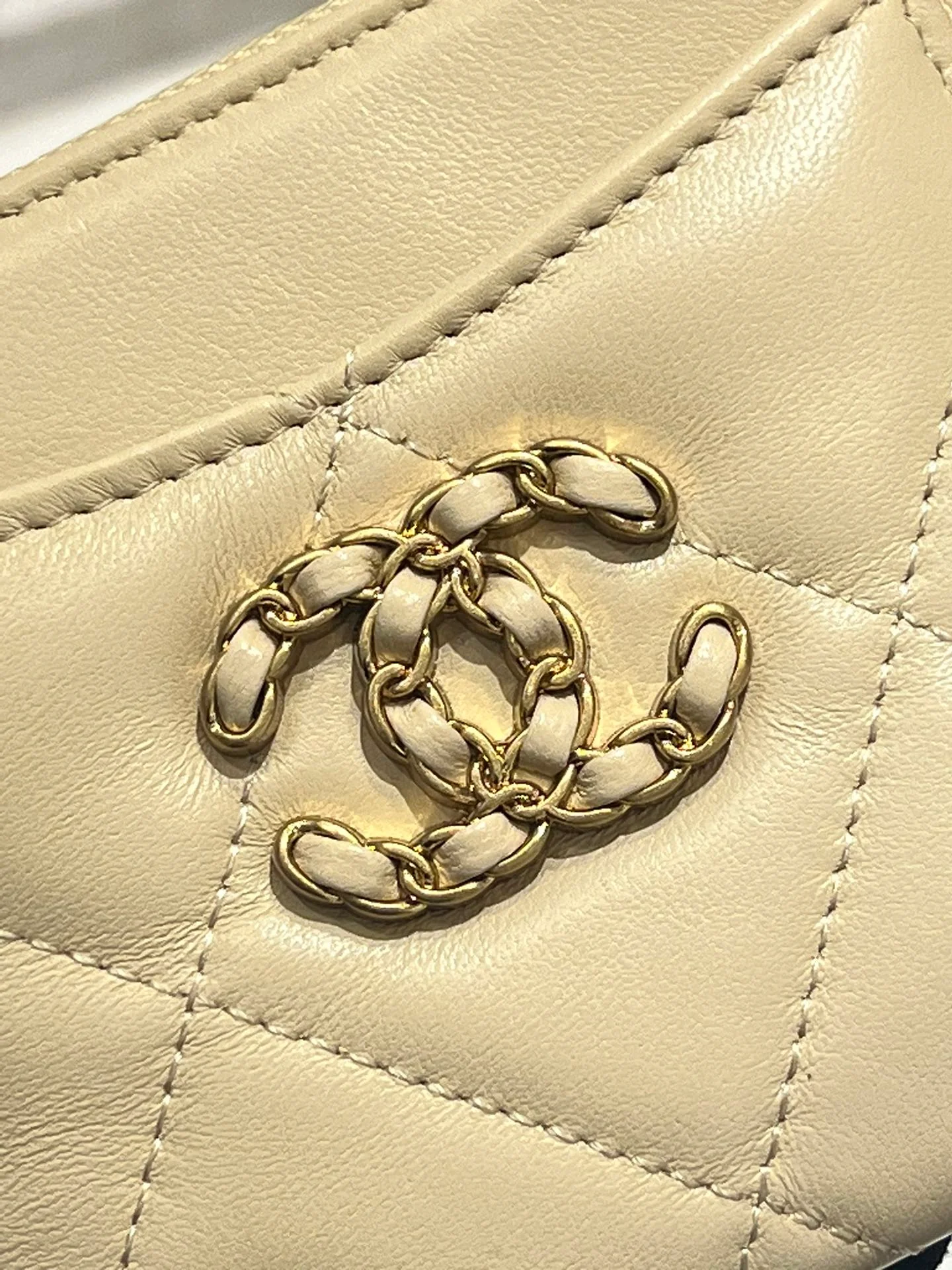 Кошелек-кардхолдер Chanel 19 Series - Toast на молнии - бежевый