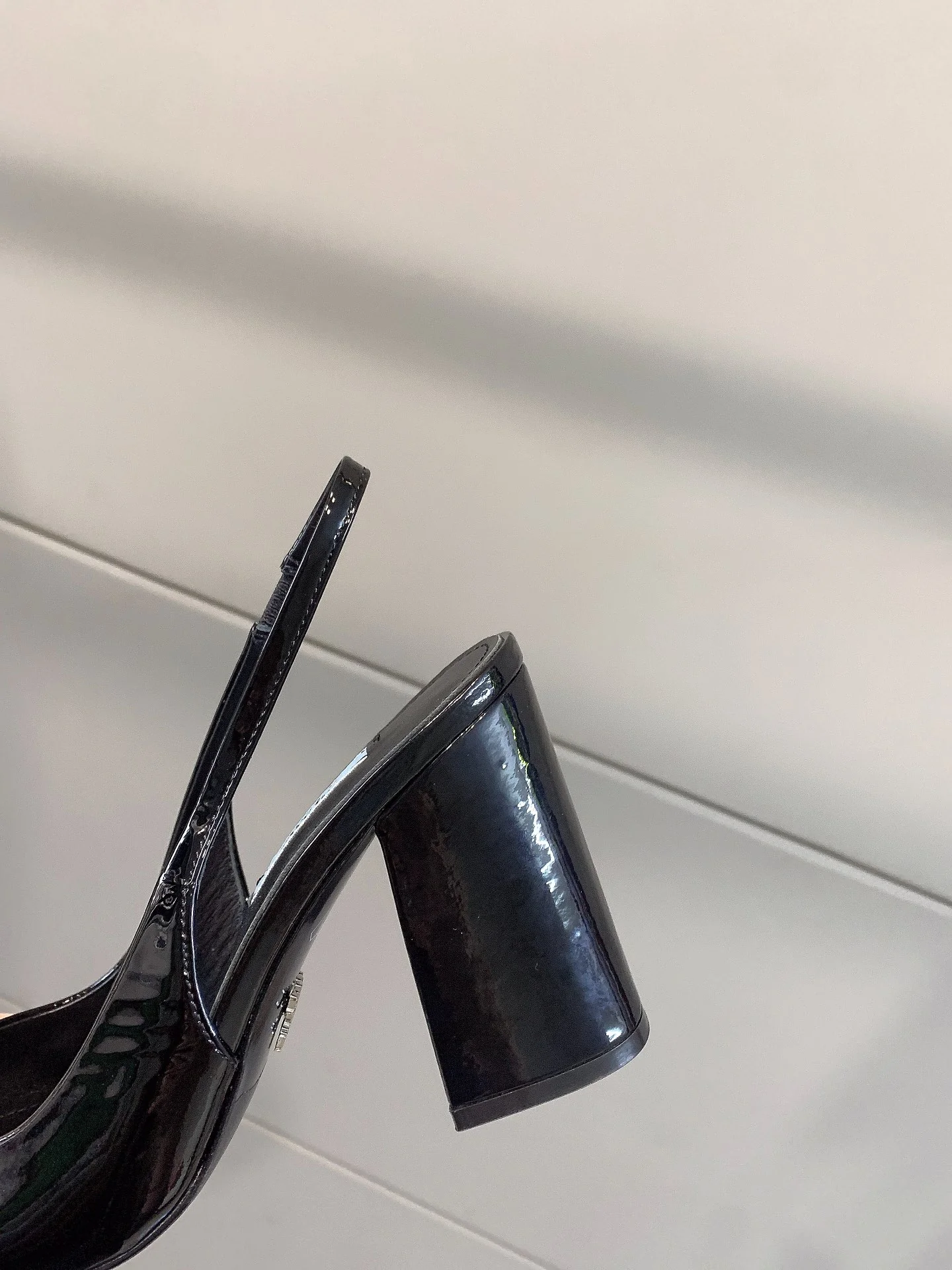 Prada - Босоножки на высоком каблуке - Массивные каблуки