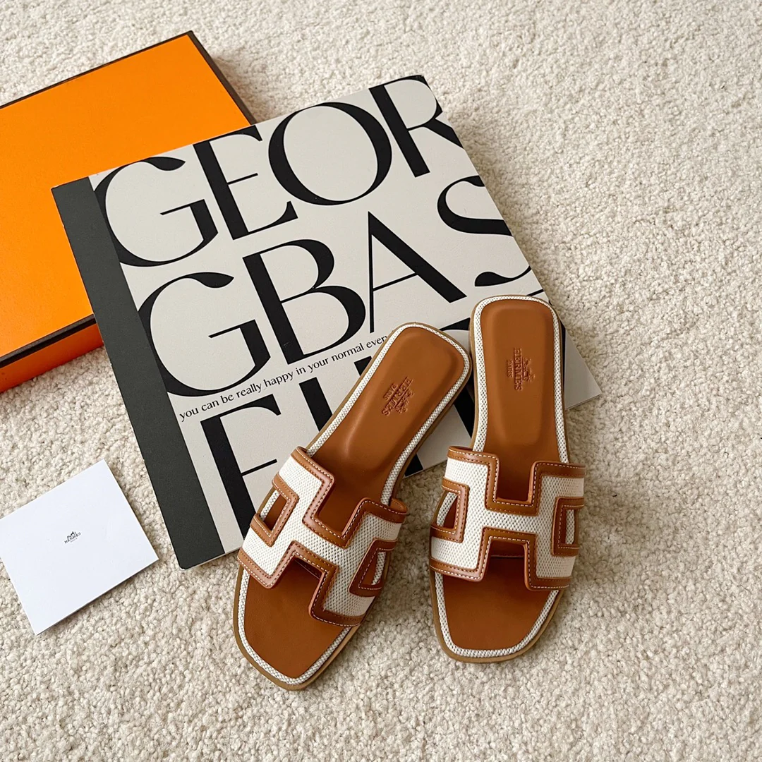 Новинка ранней весны от Hermes - Коричневые тапочки