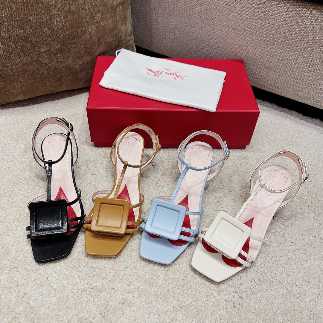 Сандалии RV Shoes на низком каблуке с квадратной пряжкой и ремешками - черные