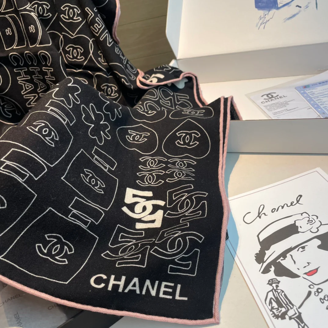 Классический бархатный шарф Chanel Camellia 2024 года - 140-140