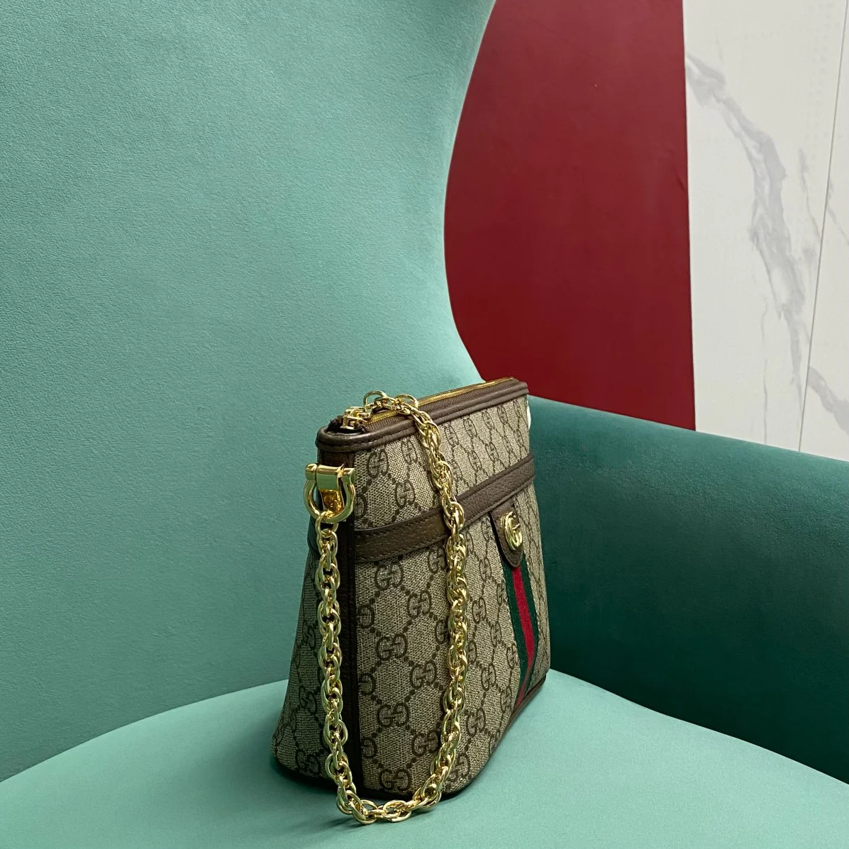 Мини-сумочка на цепочке из серии Gucci-ophidia