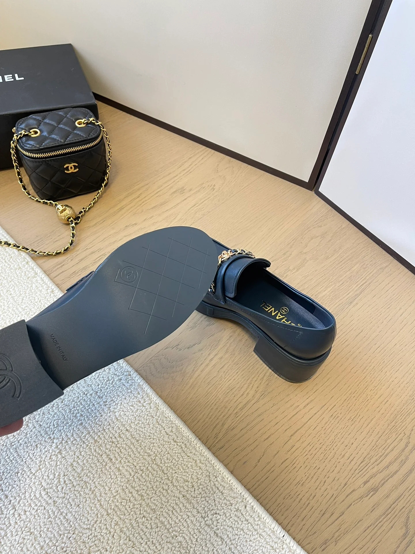 Лоферы Chanel 2024 - черные