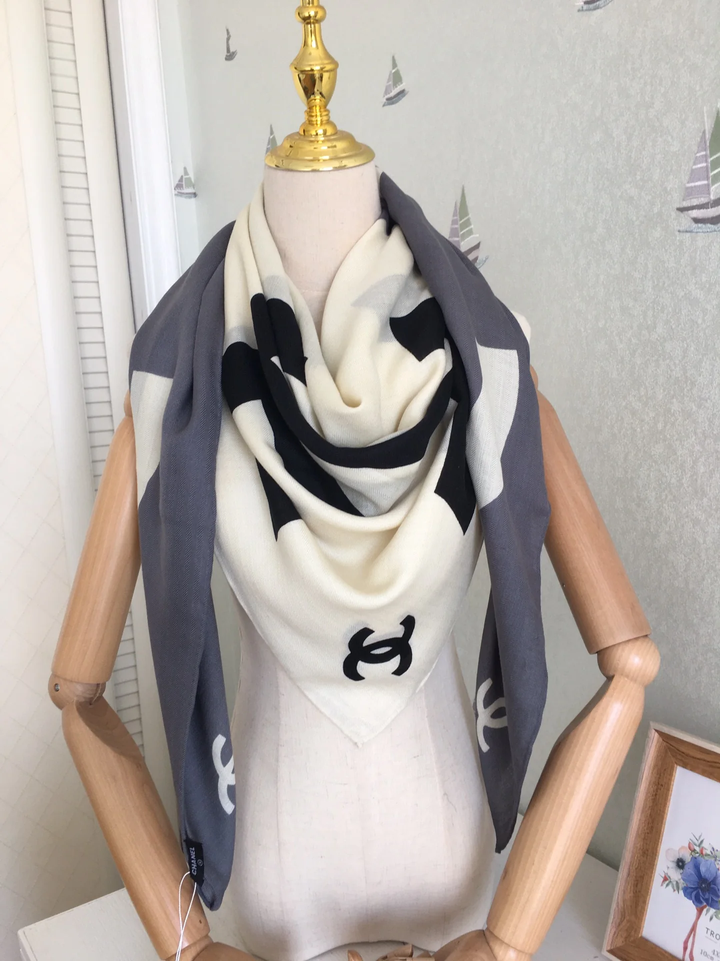 Chanel - Большой квадратный шелковый шарф - 140 см - 30 - Шелк 70 - Шерсть