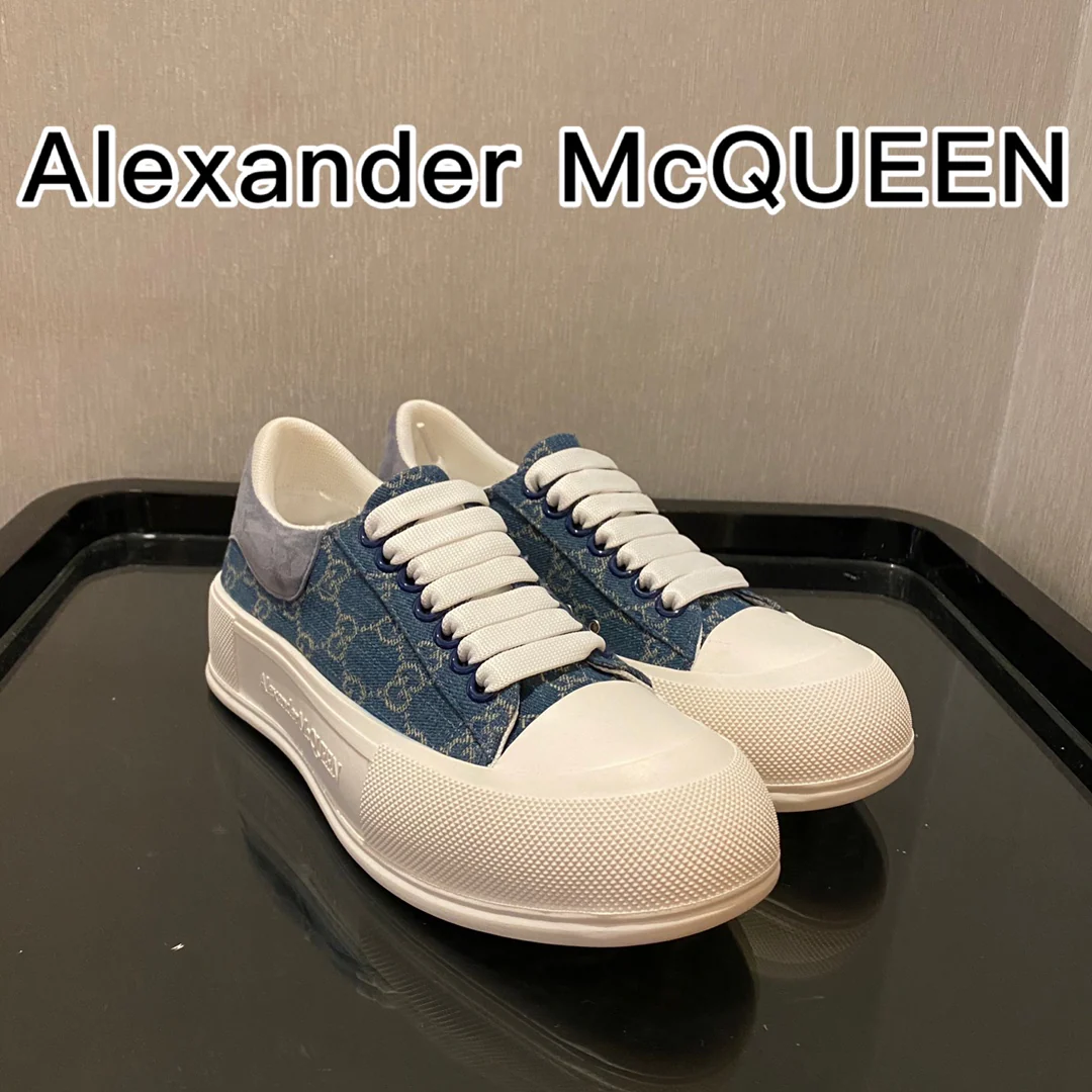 Платформенные кеды на холщовой основе, созданные в рамках сотрудничества McQueen и Gbrand, серо-голубого цвета