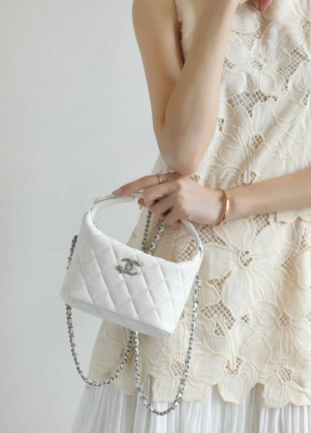 Сумка-ланчбокс Chanel - белая пряжка с бриллиантом