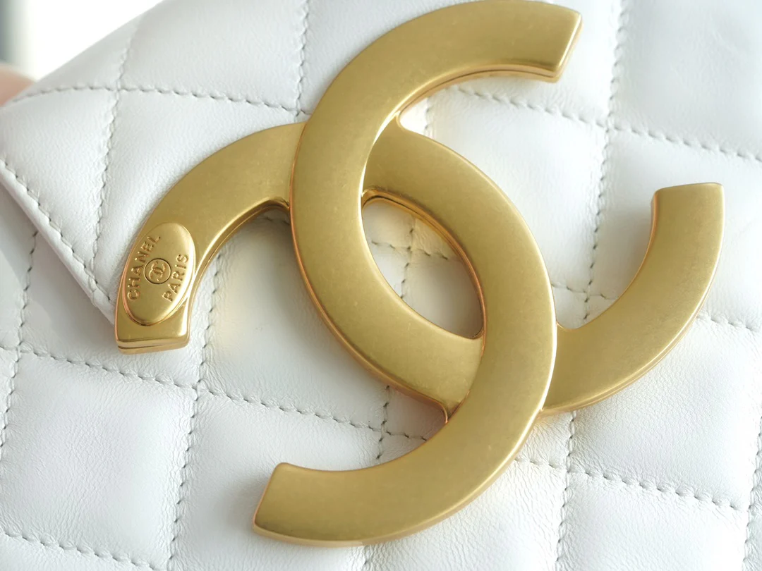 Chanel - Новая большая сумка-мессенджер Double C - Белая