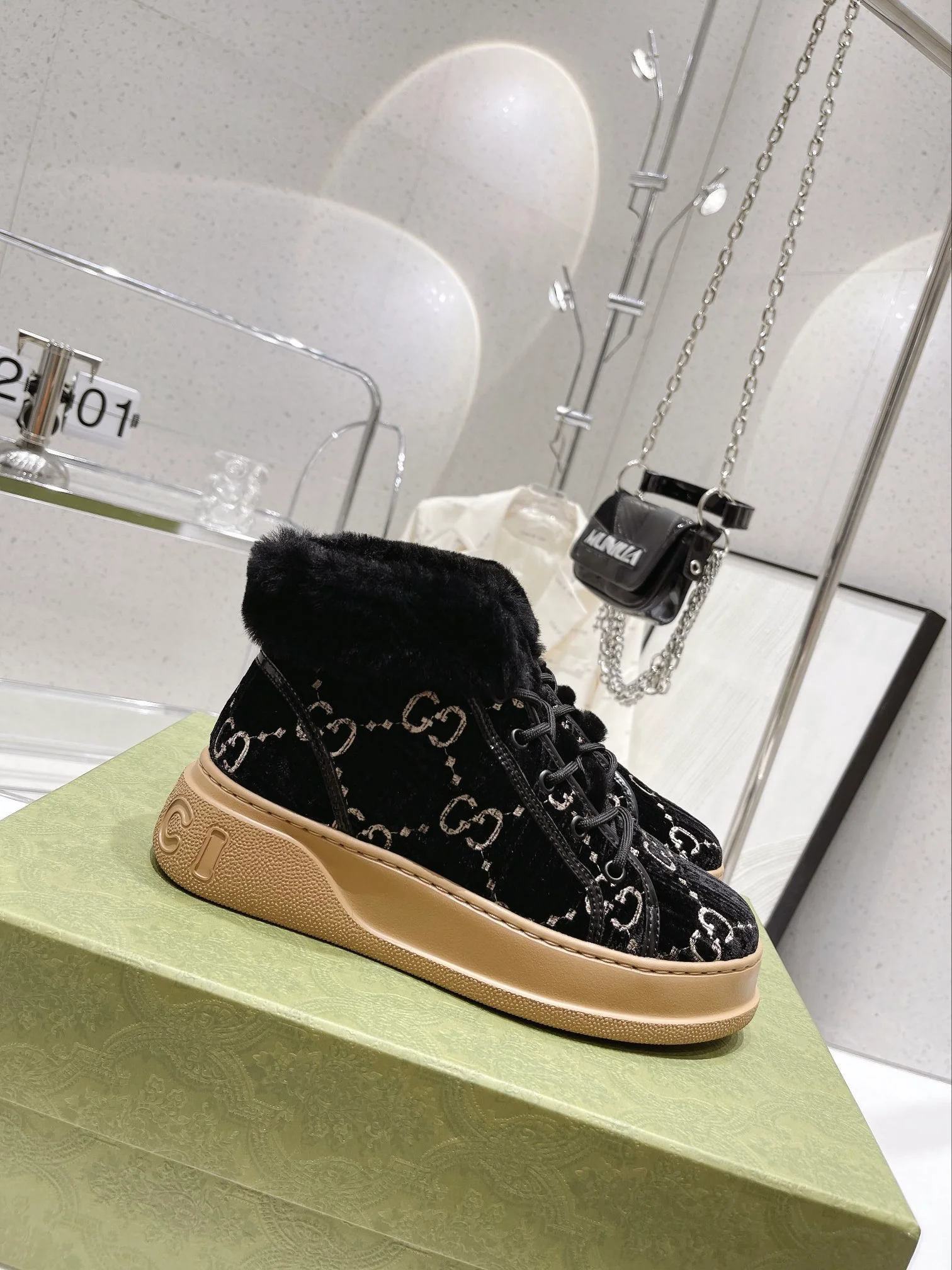 Gucci - Шерстяные низкие зимние сапоги - Черные