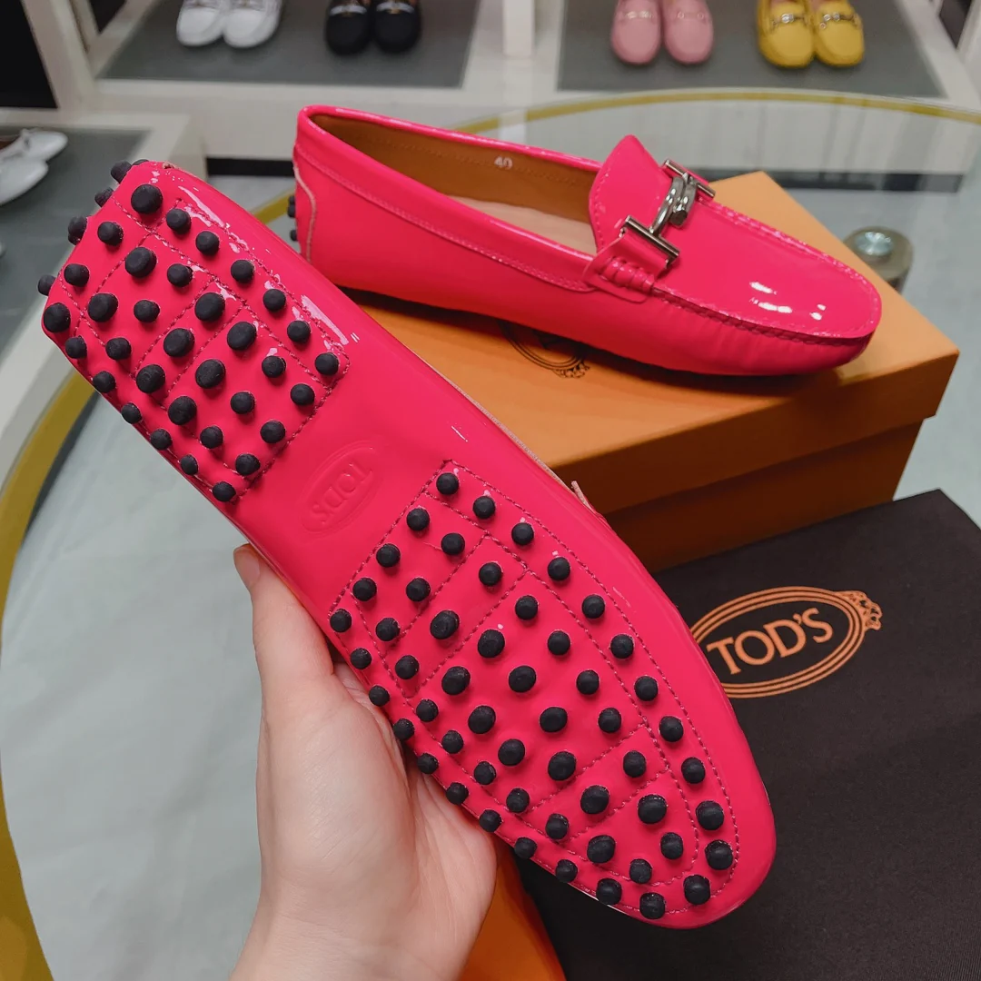 Лоферы/слипоны Tods Double T из лакированной кожи