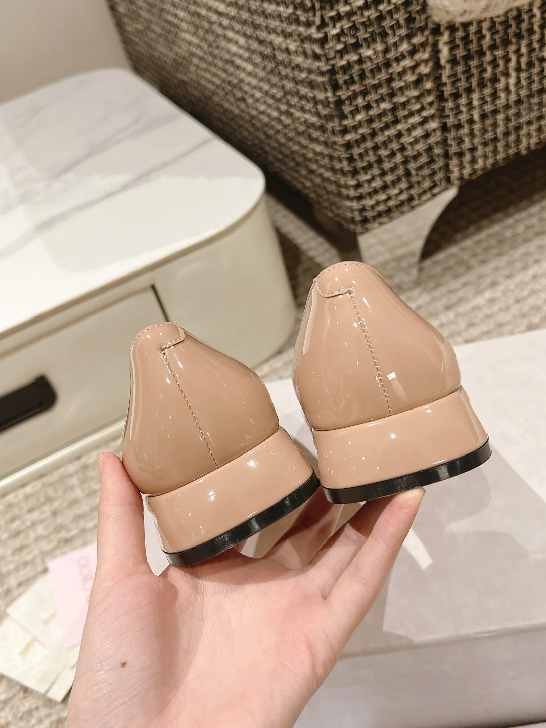 Туфли Jimmy Flat Toe — бежевые