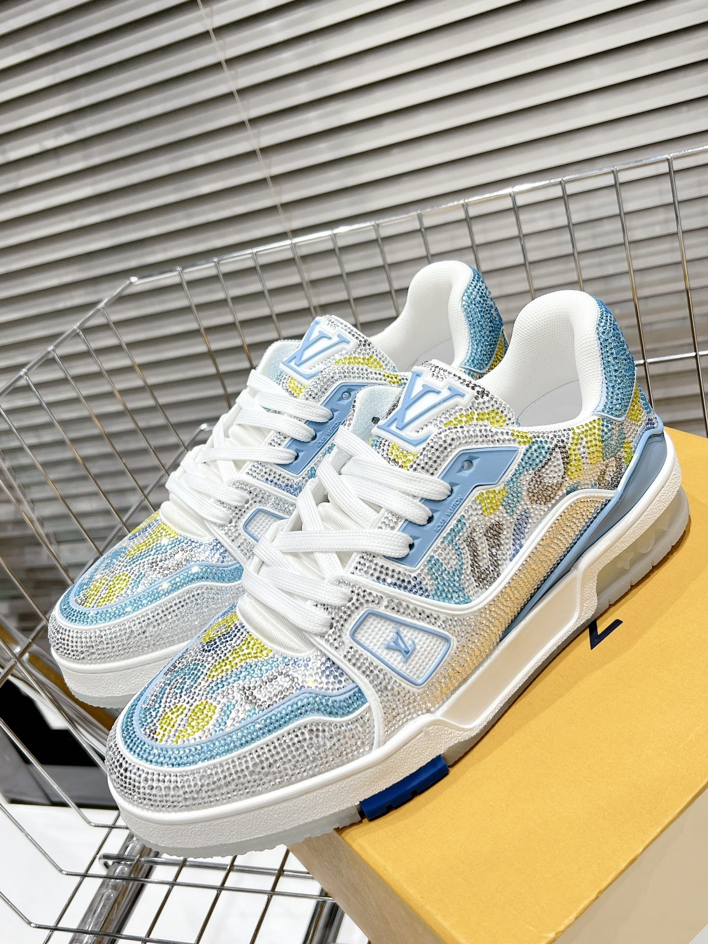 Кроссовки LV Trainer - Скейтбордистские кроссовки - Глянцевый узор, сине-серебристый - Унисекс