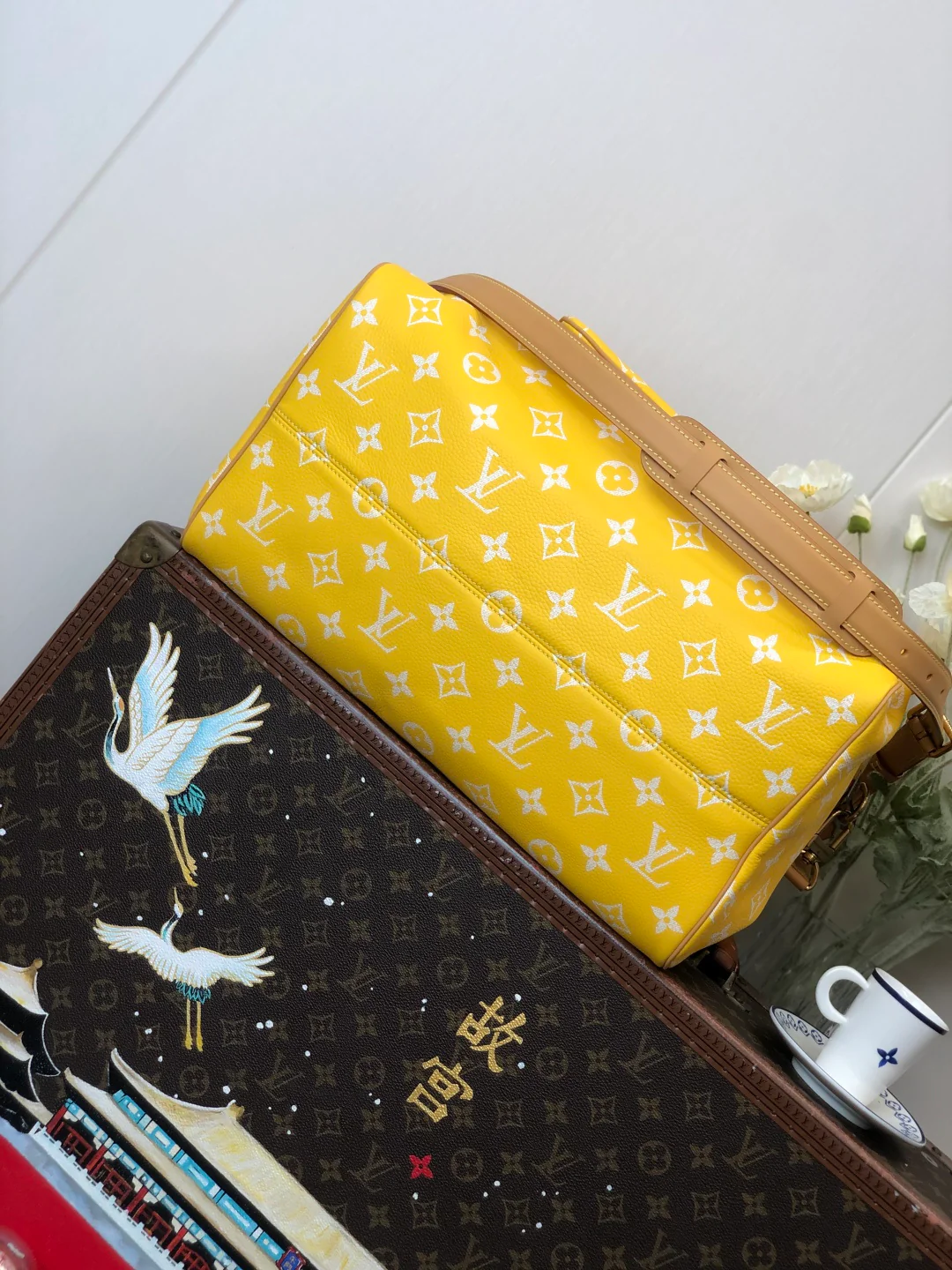 LV???????????Солнечно-желтый