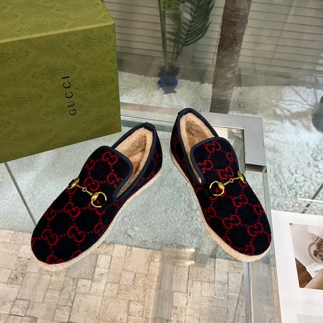 Новинка сезона осень/зима 2022 от Gucci - Теплые пушистые балетки - Черные