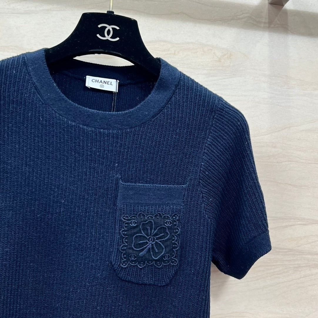 Chanel 2403 - Вязаный топ с короткими рукавами и вышивкой 